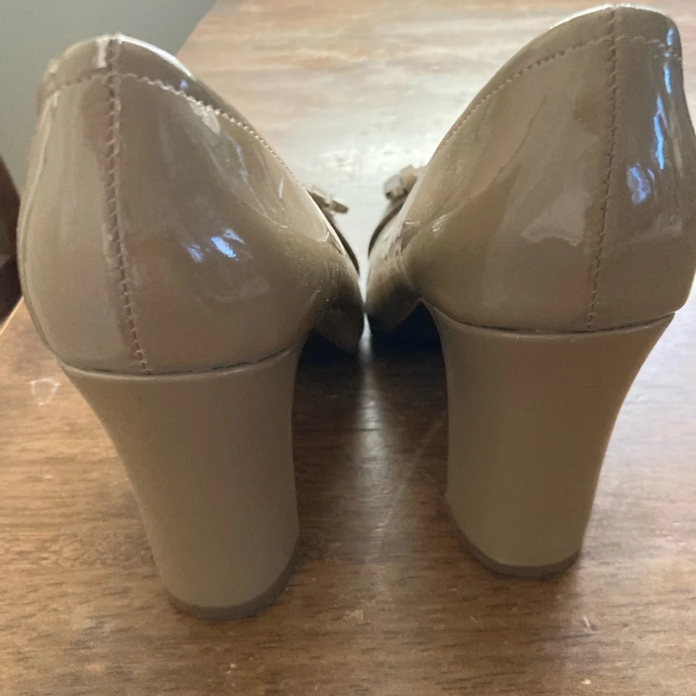 Tahari Patent Pumps - Picture 10 of 16